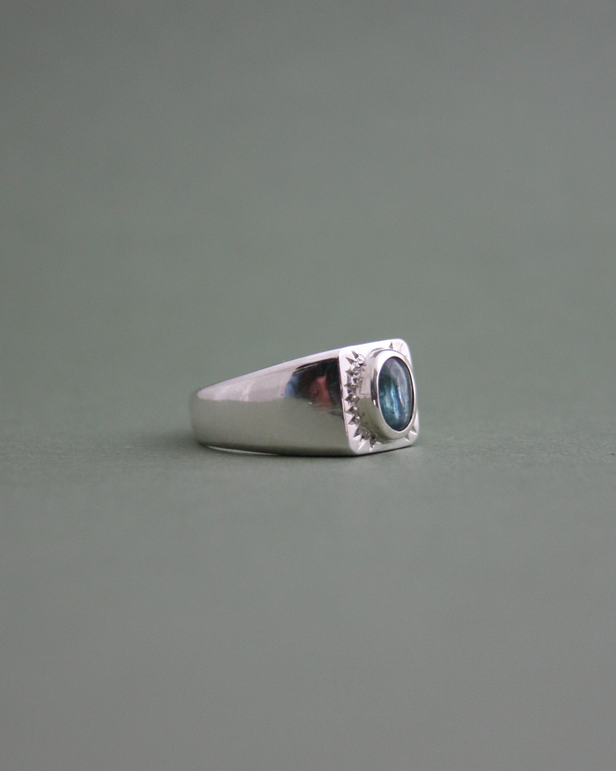 Kyanite Celestial Ring P 1/2