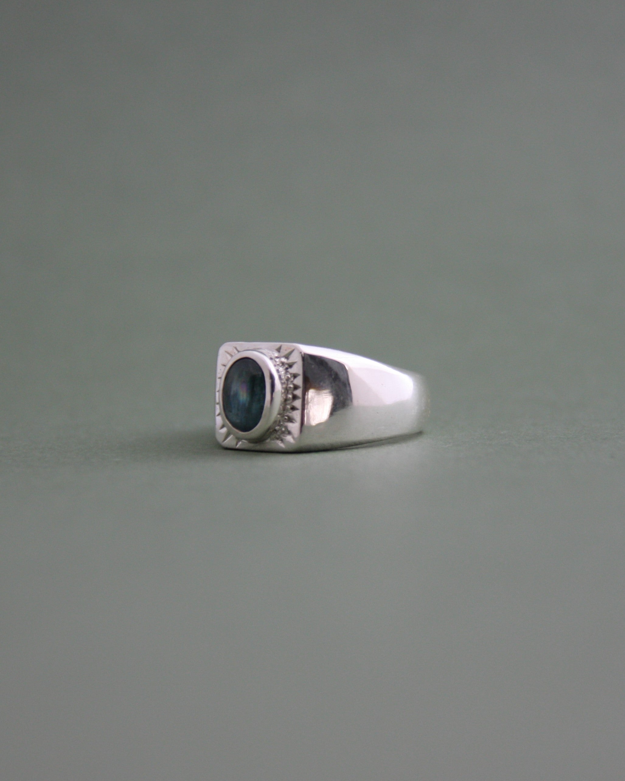 Kyanite Celestial Ring P 1/2