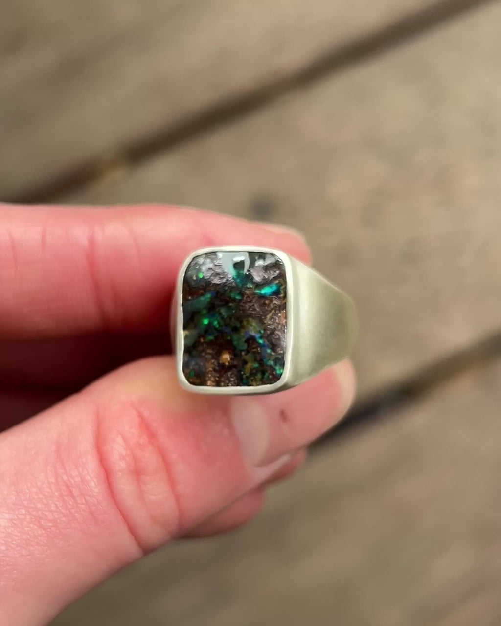 Boulder Opal Signet Satin Finish Q 1/2
